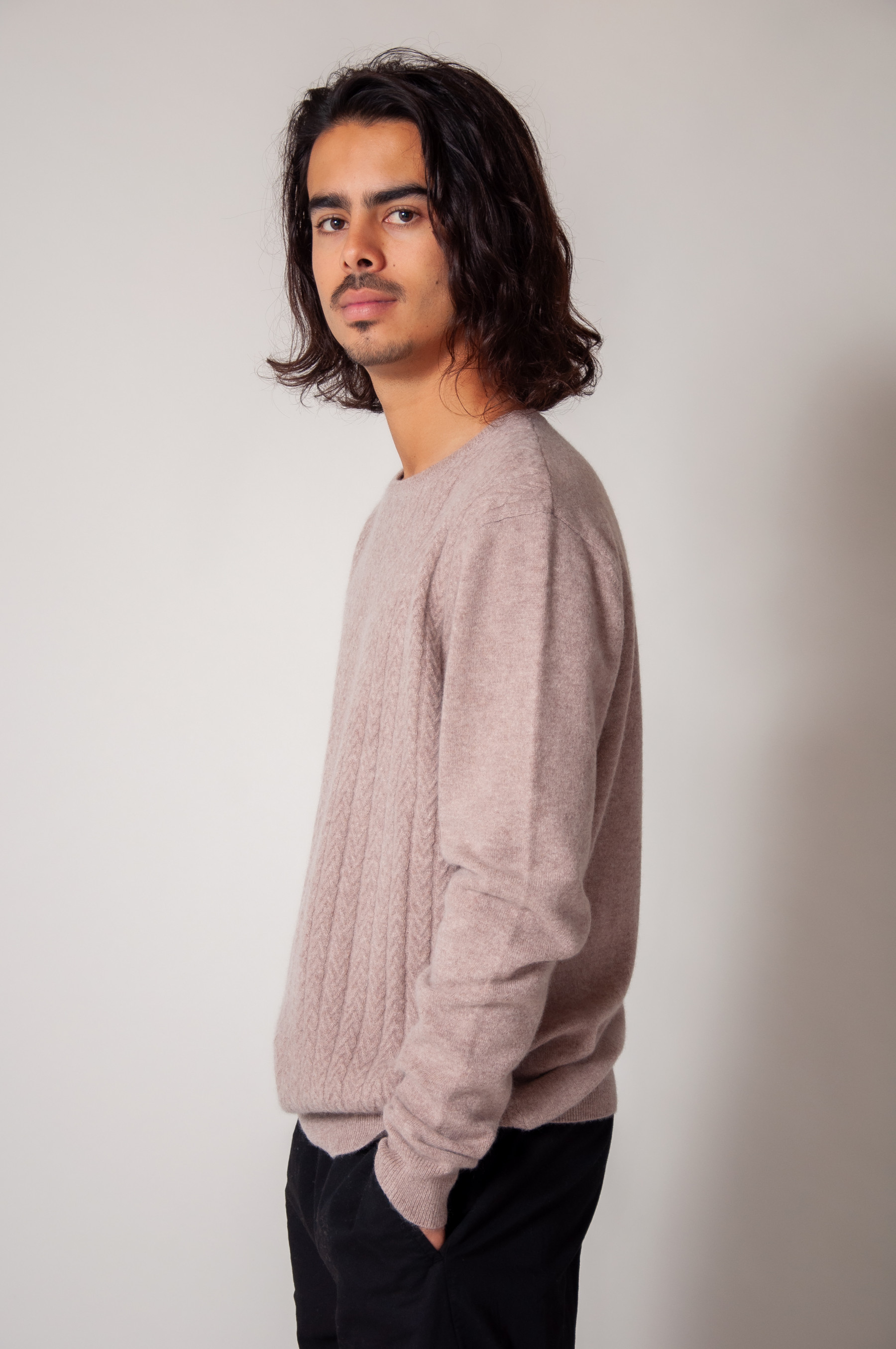 Pull homme col rond torsadé 100% cachemire gris